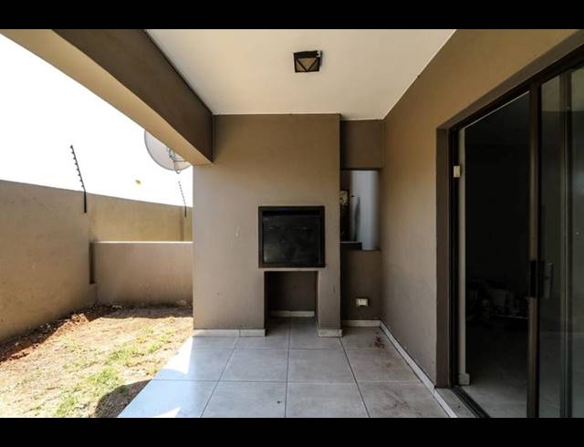 1 BEDROOM TOWNHOUSE FOR SALE IN BRENTHURST